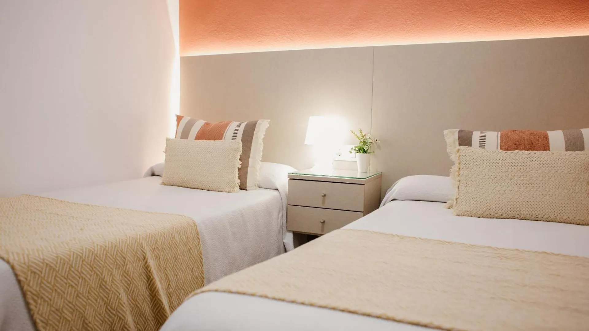 Apartamentos Turisticos Mastil 16 Málaga